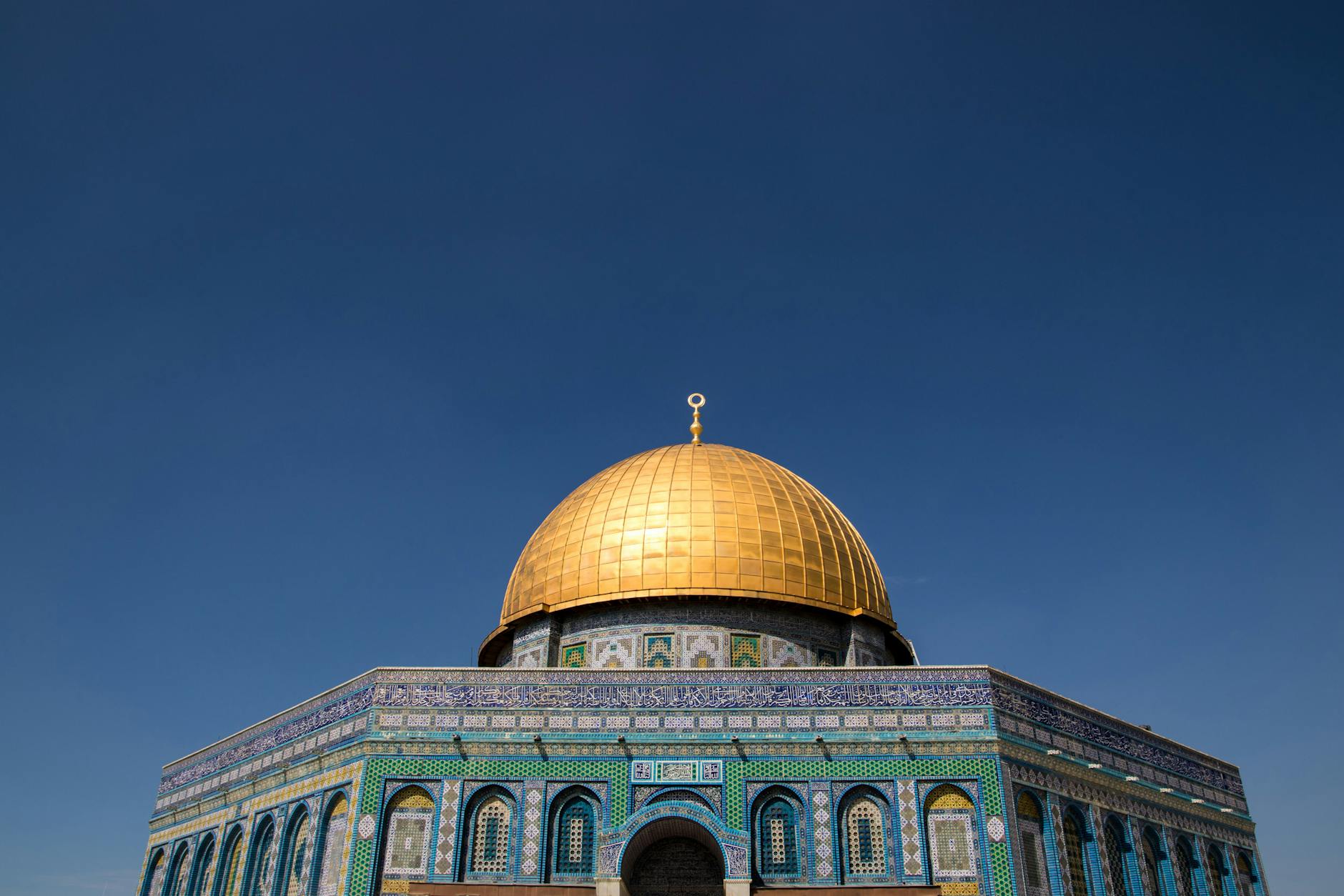 Holy Sites in Jerusalem: Complete Guide to Sacred Places (2026)