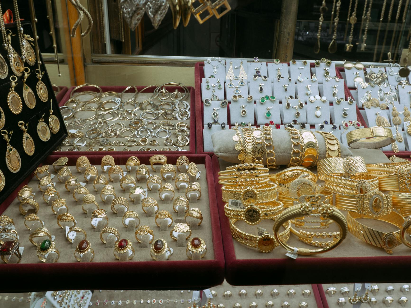 Traditional Middle Eastern jewelry in Jerusalem