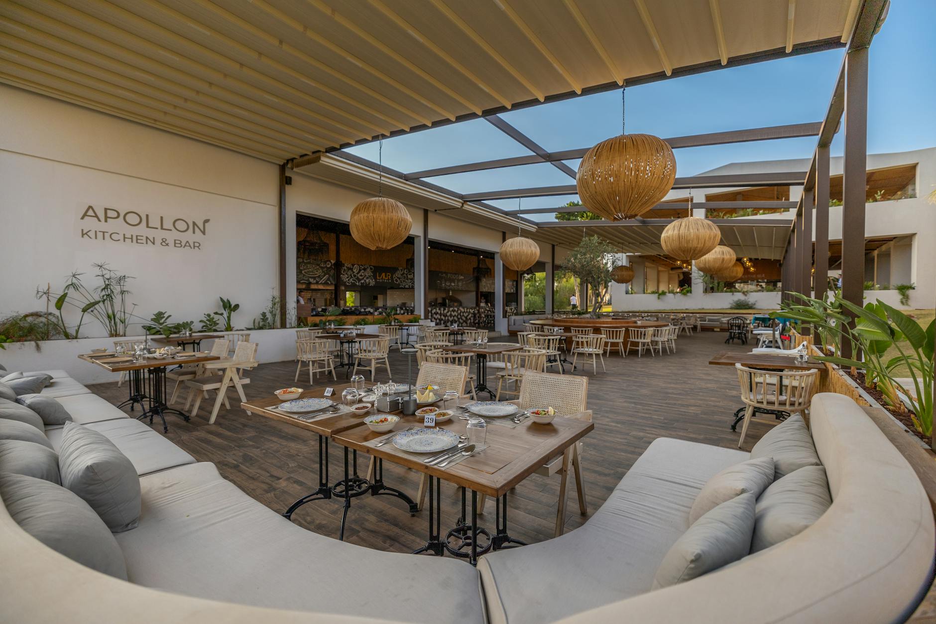 Fine dining restaurant scene in Jerusalem
